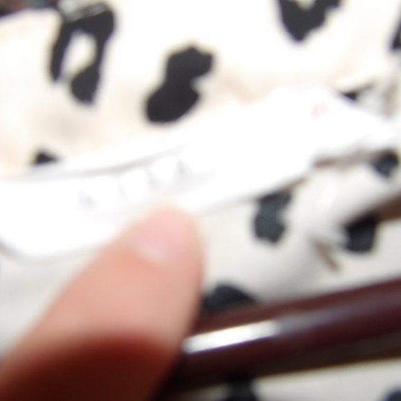 EUC XXL Lush Cream & Black Patterned Popover Top - Picture 5 of 6